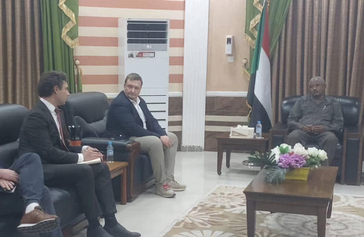 وفد روسي يزور بورتسودان لغرض التعرف على أوجه الاستثمار.
