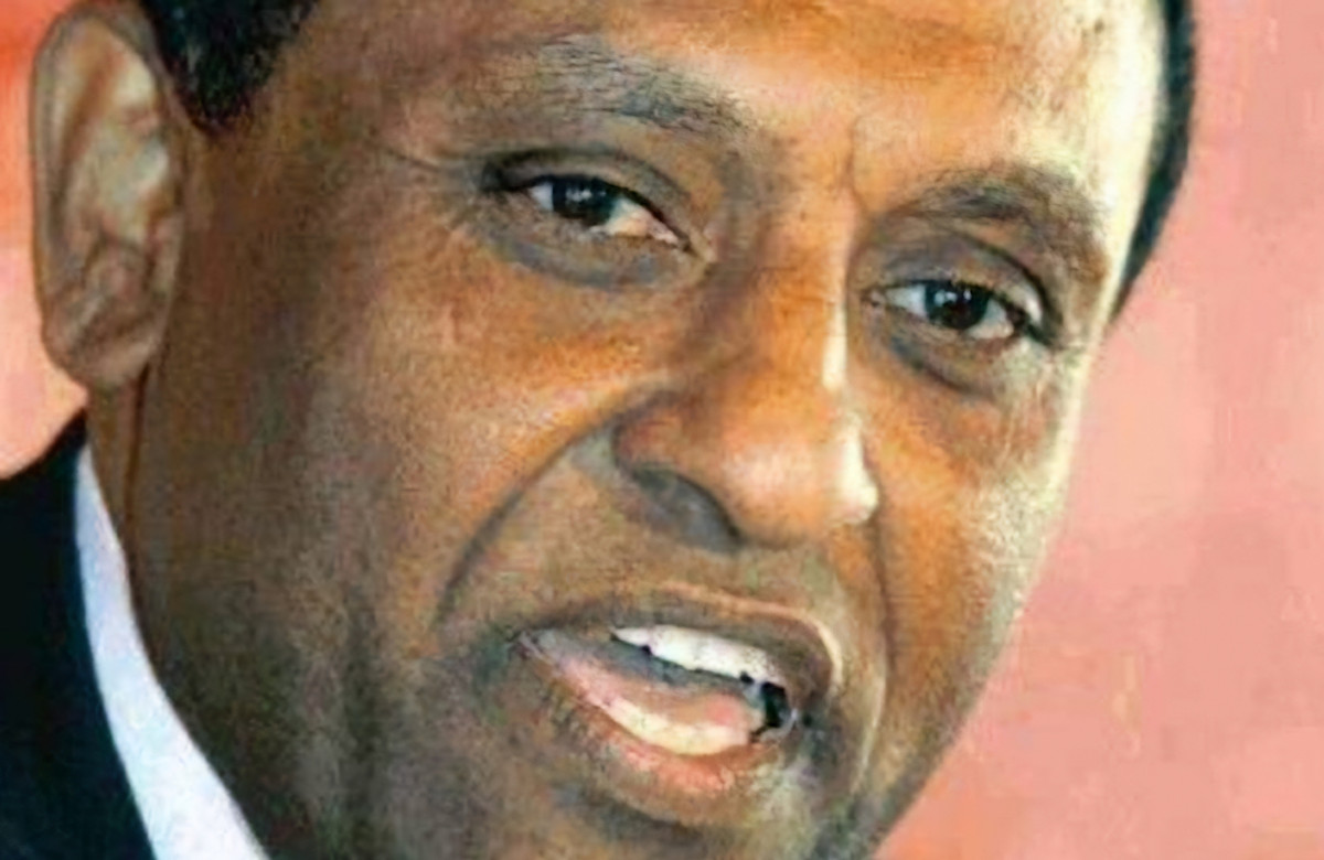 كامل إدريس